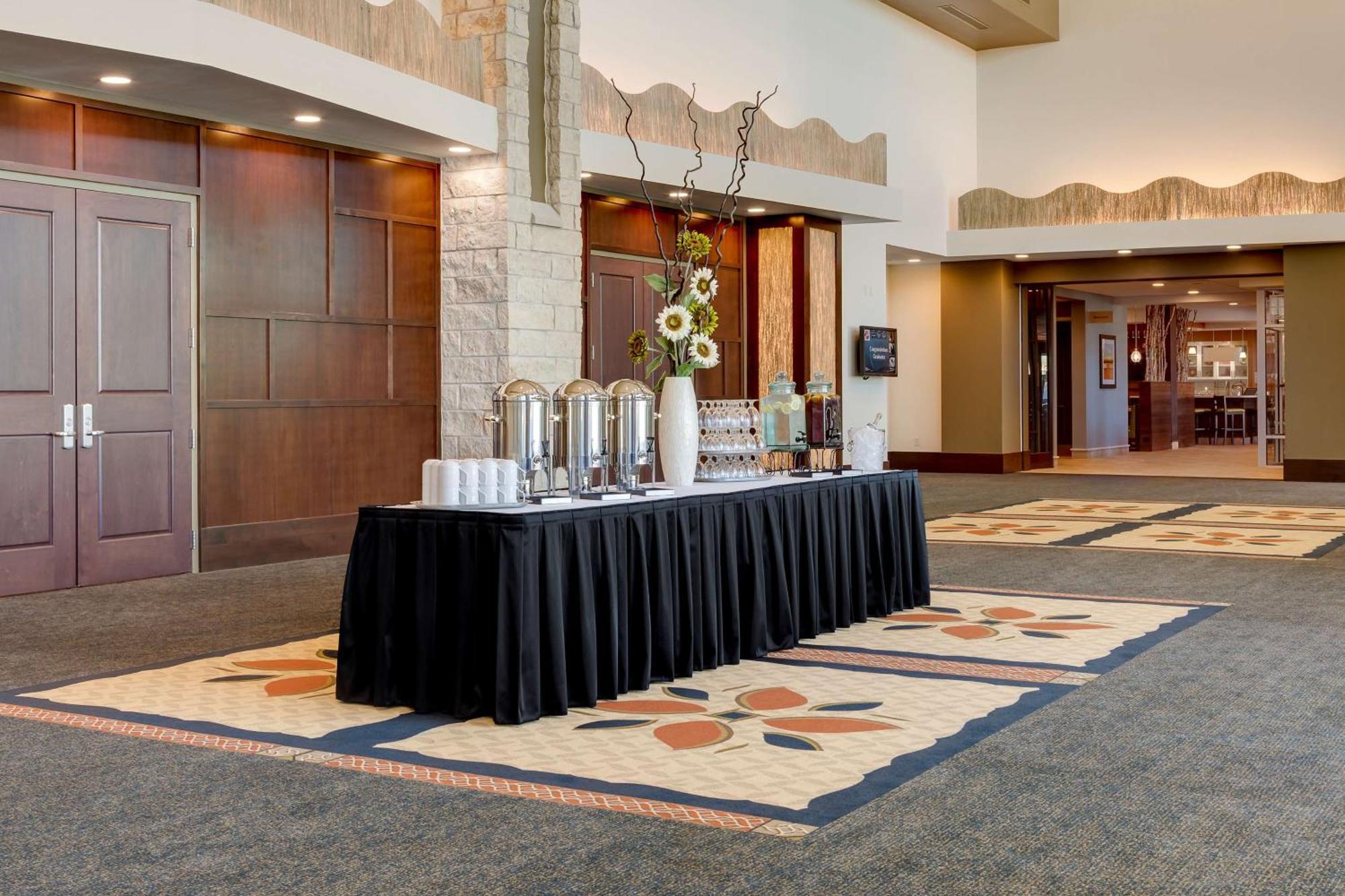 Hilton Garden Inn Manhattan Kansas Экстерьер фото
