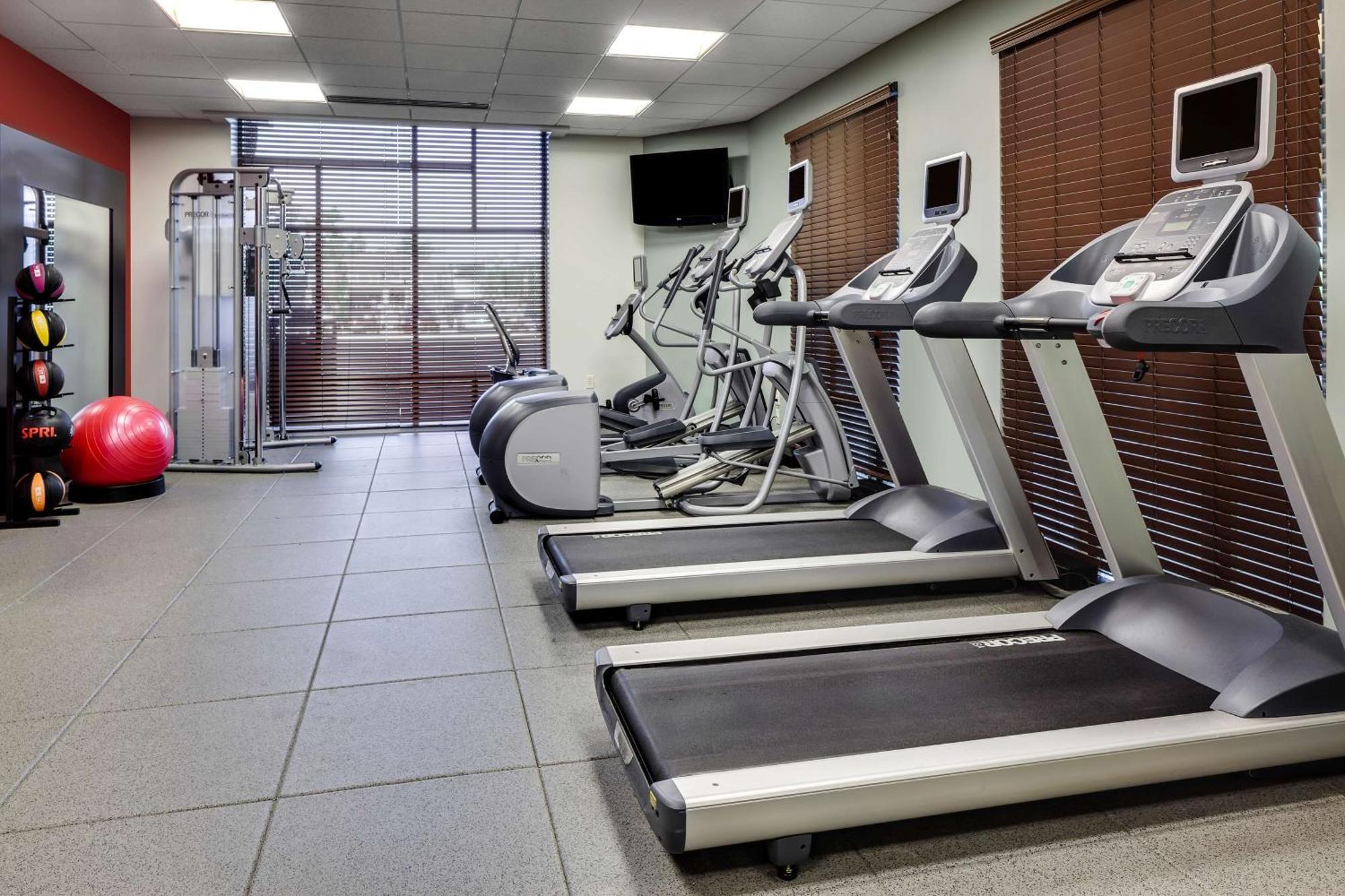 Hilton Garden Inn Manhattan Kansas Экстерьер фото